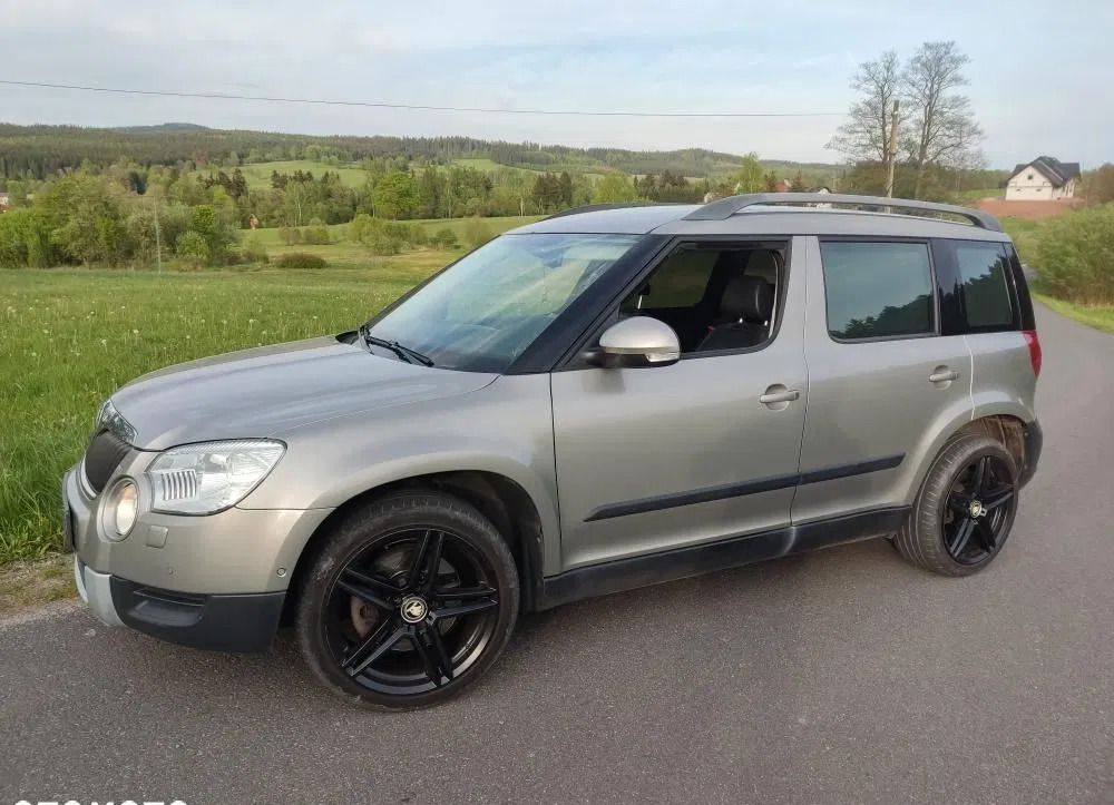 dolnośląskie Skoda Yeti cena 25500 przebieg: 332125, rok produkcji 2009 z Bełchatów